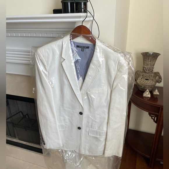 Beige colored, medium sized, Blazer. In PERFECT condition. - Picture 3 of 8